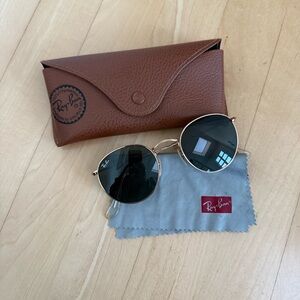 Ray-Ban Gold Round Sunglasses with Black Lenses
